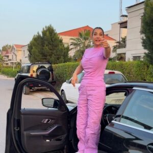 Jumana Karim Instagram - شو صايره يجذبني اللون الوردي من فتره تجي عيني ع كلشي وردي وداشتري كلشي وردي عندكم تفسير للحاله لو صدفه ؟ 💓🤍#جمانه_كريم