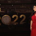 Jumana Karim Instagram - قصص نجاحاتي كثيره وكبيره واليوم وكل يوم دااحصد ثمره جهودي وتعبي ومثابرتي براڤو عليه شاطره جمانه وتستحقين كلشي حلو حققت الكثير وانجزت الكثير والنجاحات والاحلام والاجتهاد مستمر الى اخر يوم بحياتي سنه سعيده عليه وعليكم يارب #القادم_أجمل خليكم ويانه اليوم ساعه ٩ على قناةUtv الفستان من تصميم المبدعه @zeenazaki