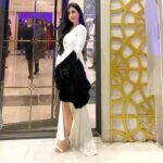 Jumana Karim Instagram - مساءكم ورد وحب🤍🤍🤍🤍 شلون چان الڤلنتاين؟؟ اني كان يومي حلو مع العائله والاصدقاء والأحباب 💕