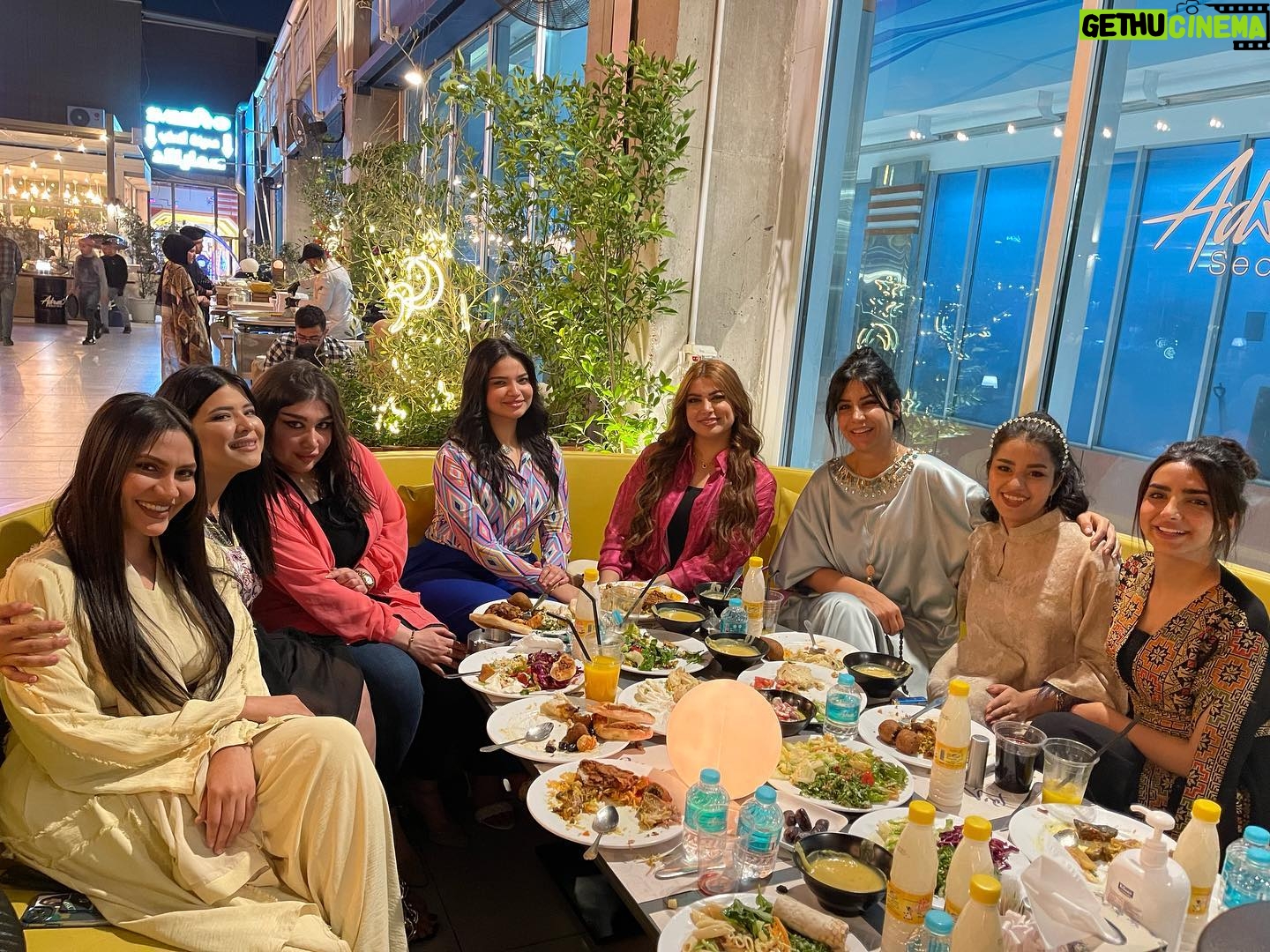 Jumana Karim Instagram - جمعتنا على الفطور اليوم بمناسبه #غيد جمعه طيبه شفافه لطيفه احبكم كلكم احلى جمعه 🤍🤍🤍🤍🤍🤍🤍🤍🤍🤍🥰