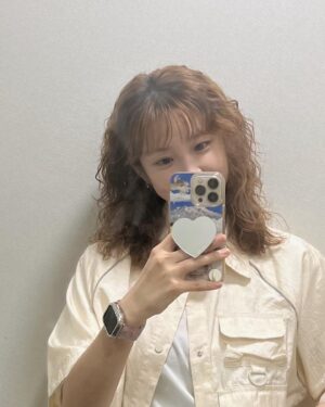 Jun Hyo-seong Instagram - 인생 첫파마 적응기 👩🏻‍🦱💈