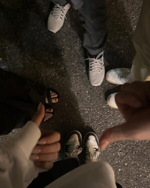 Jun Hyo-seong Instagram - 인생 첫파마 적응기 👩🏻‍🦱💈