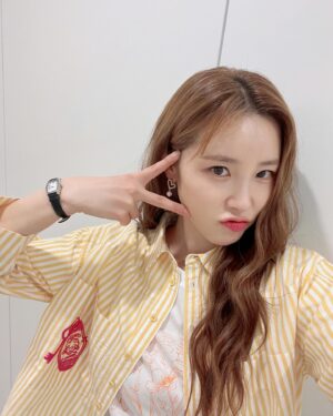 Jun Hyo-seong Instagram - #글램미2 노랑노랑💛
