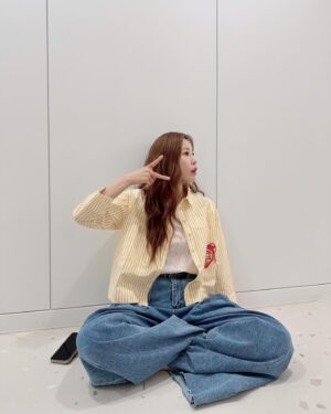 Jun Hyo-seong Instagram - #글램미2 노랑노랑💛