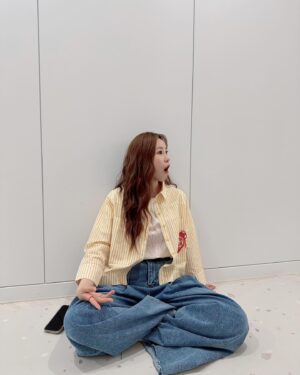 Jun Hyo-seong Instagram - #글램미2 노랑노랑💛