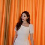 Jun Hyo-seong Instagram - 화이트 원피스 진짜 오랜만 🤍