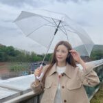 Jun Hyo-seong Instagram - 비가오면 기분이 조크든여 ☔️