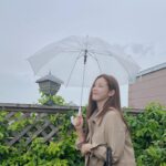 Jun Hyo-seong Instagram - 비가오면 기분이 조크든여 ☔️