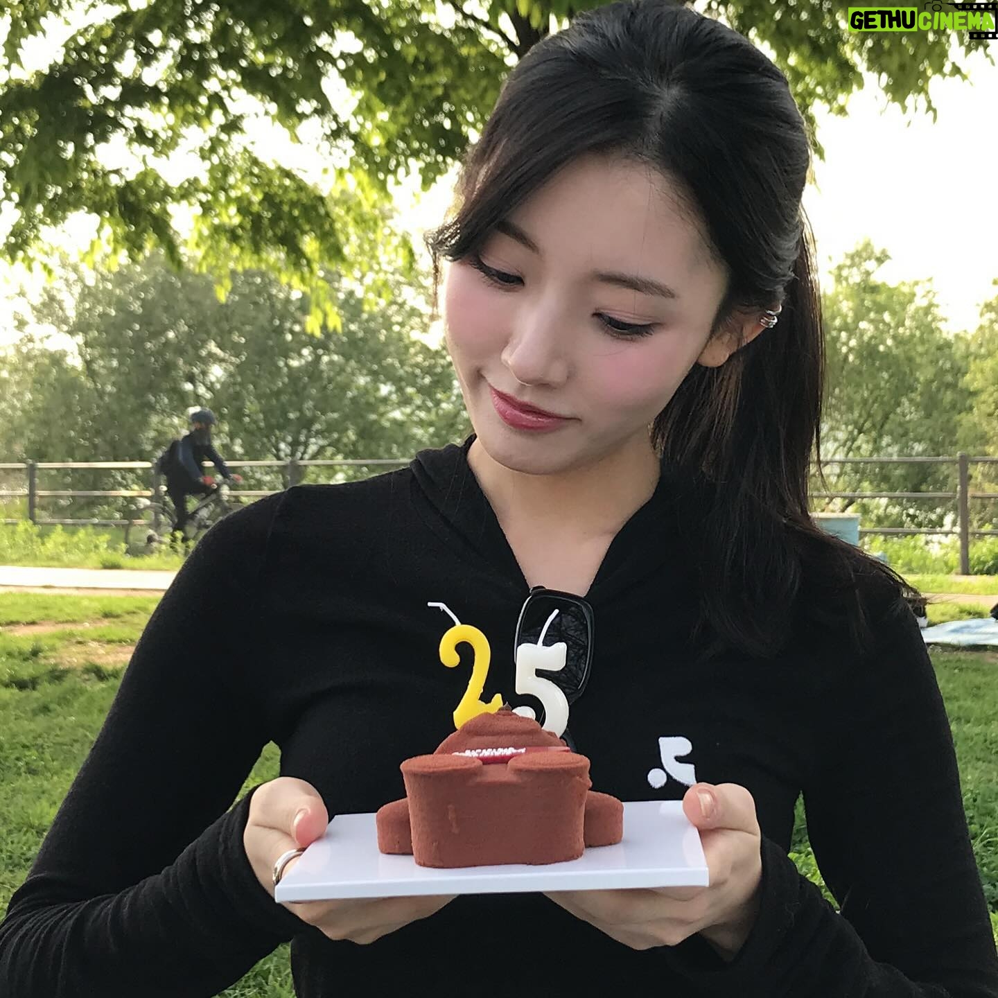 Jung Da-bin - 79.9K Likes - 감사합니다 ♥ 🎁🕊️