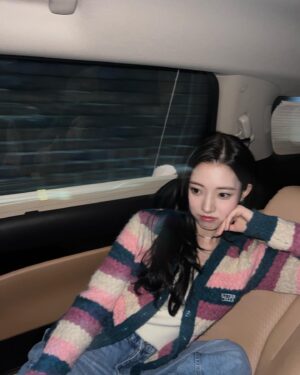 Jung Da-bin Instagram - 🛸🧩🪴🦔