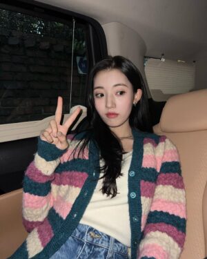 Jung Da-bin Instagram - 🛸🧩🪴🦔