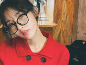 Jung Da-bin Instagram - ⛄️🪽🦸🏼‍♀️🧶