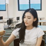 Jung Da-bin Instagram - 모쪼록 더위 조심하셔요 ⛱️