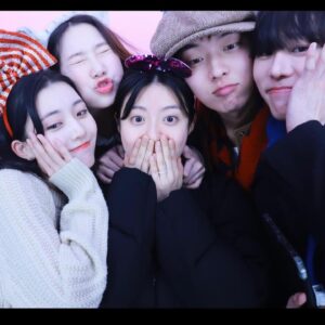 Jung Da-bin Instagram - ㅎㅇㅋㅋ 민영아 잘 가 ! 🦠🧪🤨