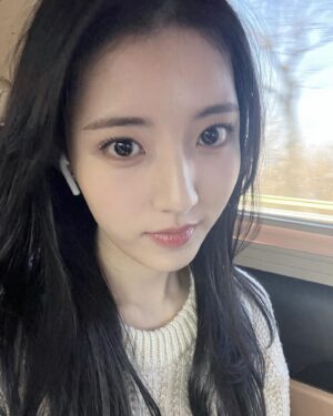 Jung Da-bin Instagram - 🐋🪺