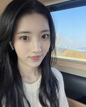 Jung Da-bin Instagram - 🐋🪺