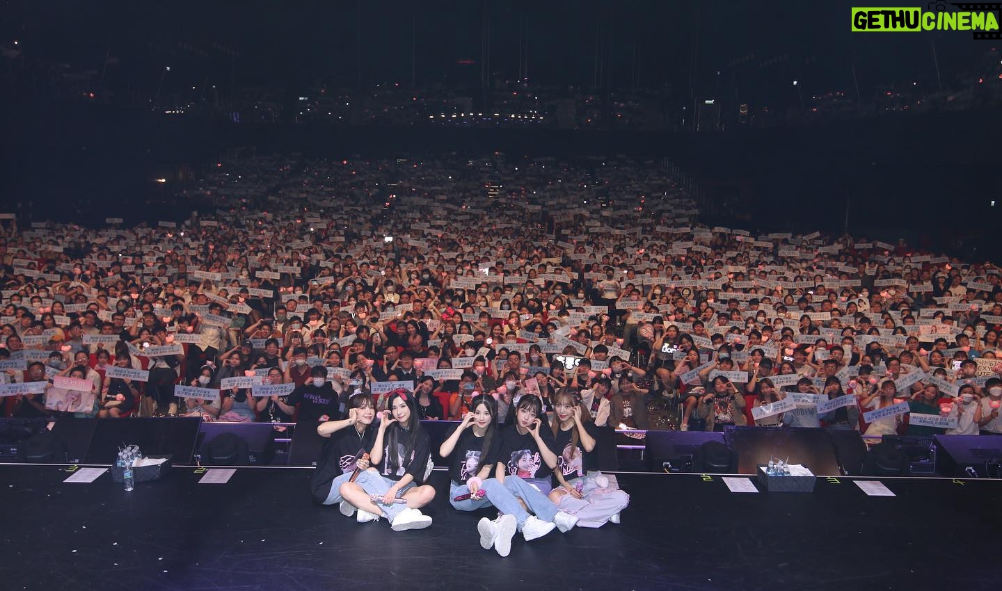 Jung Eun-ji Instagram - 이틀동안 너무 행복했어요 고마워요🌸 #앞으로도에이핑크입니다🍒 #앞으로도판다입니다🐼