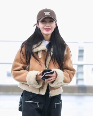Jung Eun-ji Instagram - 예쁘게찍어줘서 고마워🖤
#대만#Travelog#콘서트#곧만나🖤