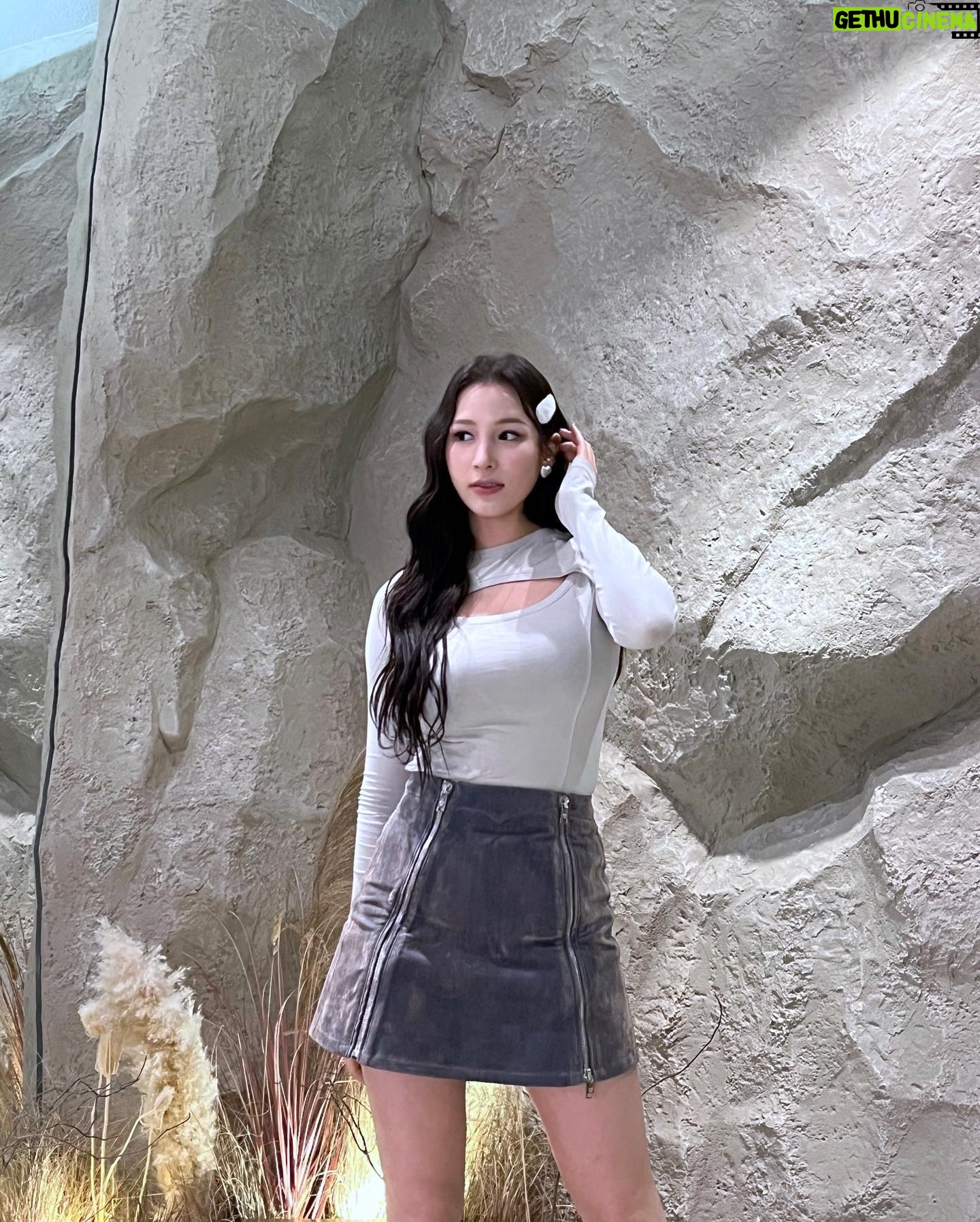 Jung Lea Instagram - Thank you ✨ @skin1004official for having me 💛
