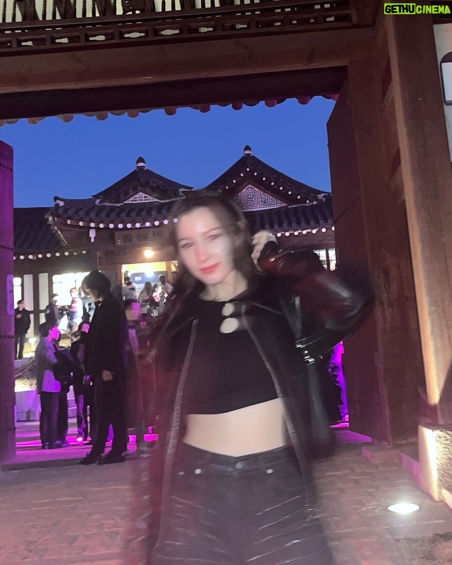 Jung Lea Instagram - Thank you for having me OPENING PARTY✨ #보그리더 #2024우먼나우 #VogueLeaders #2024WomanNow