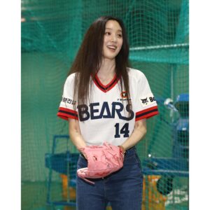 Jung Ryeo-won Instagram - .
오늘 쪽집게 강의 해주신
박치국 선수님, 이병헌 선수님 고생많으셨습니다.
좋은추억 감사해요🫣🫡
#승리요정꿈나무