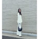 Jung Ryeo-won Instagram - . 🐎👜🖤 #Longchamp #LongchampRoseau #롱샴 #롱샴로조 #광고
