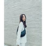 Jung Ryeo-won Instagram - . 🐎👜🖤 #Longchamp #LongchampRoseau #롱샴 #롱샴로조 #광고