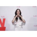 Jung Ryeo-won Instagram - . tvn 졸업 5/11일 9:20pm 많이 사랑해주세요. 오늘 멋진 사진들 너무 감사합니다❤️