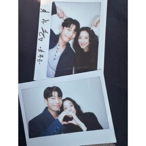 Jung Ryeo-won Instagram - 홍보데이
of
#졸업
tvn 5/11