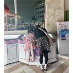 Jung Ryeo-won Instagram - 응.. 고모가 타이밍 잘못잡았네.. 미안해 놀이기구 두개타구 와서 🤦🏻‍♀️ 다음엔 눈치게임 잘해보께💕