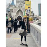 Jung Ryeo-won Instagram - 응.. 고모가 타이밍 잘못잡았네.. 미안해 놀이기구 두개타구 와서 🤦🏻‍♀️ 다음엔 눈치게임 잘해보께💕
