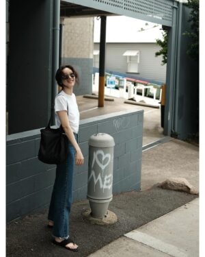 Jung Ryeo-won Instagram - .
변덕터지는 날씨 stroll-
in
@maisonloeuvre 
#광고
#루에브르