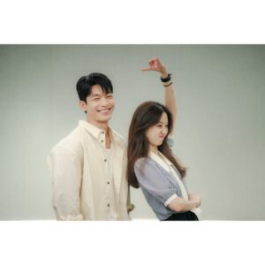 Jung Ryeo-won Instagram - .
coming soon-
졸업