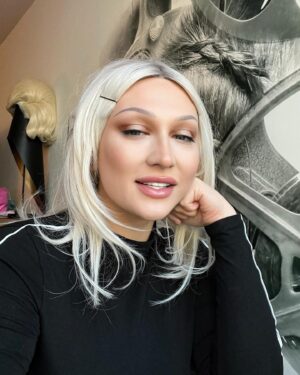 Juno Birch Instagram - She loves a cheap wig and a prawn cocktail. And yes I do look like Pete burns
