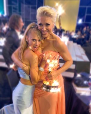Juno Temple Instagram - My darling Hannah, women don’t always have to be pitted against each other. In fact, it gets really boring. I am so delighted with the friendship we have shared in peoples living rooms and am deeply grateful for our extraordinary friendship we have forever. I am profoundly proud of you, my Emmy winning, inspirational, glorious, f*~king fit dear friend 🦋❤️‍🔥