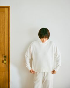 Juri Ueno Instagram - @beigecomma @tuikauri_official @_juri_art_ st シルクフライスのTシャツもあります🌴 ライム色は、 オーガニックスビンコットンTシャツも🍋☀️ オンワードのオンラインショップで、チェックしてみて下さいね❣️ insta live 2/15.20:00- 👋🍃 makeup @seeeke0810 photos makeup @sadaito hairstylist @shotaro.ao