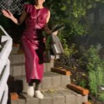 Jurnee Smollett Instagram - Last night was all about the shoes…until the rain and stairs had another idea. 🤣 Swipe for the insta vs reality