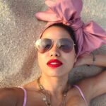 Jurnee Smollett Instagram - Mentally here. Missing the water 🌊🦀🐟☀️ Officially over the cold 🥶 gimme #beachvibes. Where we going this #summer? 💃🏽🙃