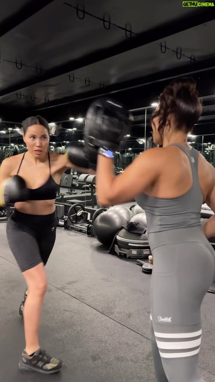 Jurnee Smollett Instagram - Fall in love with taking care of yourself. Mind. Body. Spirit. ❤️Here’s some workout motivation! Training the beautiful, strong & talented @jurneesmollett for her next role & she will be kicking some ass!💥💥💥 ❤️We are encouraging you all to invest into your self for 2024! When you pour into YOU then you can show up in all areas of your life with more strength, love, mental clarity & much more! ❤️You can workout with me in my virtual gym TheHollywoodTrainerClub.com or click the link in my bio @msjeanettejenkins various methods of training (Strength, Cardio, Kickboxing, Pilates, Yoga) including NO Equipment workouts! ❤️We have thousands of incredible members from around the world 🌎so login & get started! Our New Year Fitness Challenge starts Monday January 15th but you can literally login & get started TODAY! Let’s gooooooo! 🔥🔥🔥🔥 🎥Shot by @antonio_r_travis ✨ #WorkoutMotivation #FitnessMotivation #HealthyLiving #strengthtraining #WomensHealth