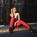 Jurnee Smollett Instagram – @jurneesmollett pregamed the @louisvuitton Spring 2024 show with a Beyoncé playlist and hot lemon water.

In attendance, she wore a windbreaker-esque sleeveless jacket complete with a hood, juxtaposed with high-waisted fire-engine-red skinny pants, and topped it all off with a link-belt of exaggerated proportions across her midriff. “He finds a way within his silhouettes to create such a dance between the energies of the feminine and the masculine,” she muses about Louis Vuitton’s Creative Director @nicolasghesquiere.

At the link in bio (or at coveteur.com), we get ready with Jurnee in her Paris hotel moments before the big show.

Photographer: @artofv
Writer: @camille_freestone
Creative Producer: @talunzeitoun
Stylist: @mandelkorn
Hair Stylist: @naivashaintl
Makeup Artist: @makeupvincent
Location: @lebristolparis

#LouisVuitton #JurneeSmollett