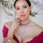 Jurnee Smollett Instagram - Throwing it back to the time, we got dressed up just attend the SAG awards from our homes lol…this dreamy dress was one of my favorite looks @zuhairmuradofficial @mandelkorn. Congrats to all the nominees tonight. I’ll be watching with my sweats on lol 😝 Cc @nikkinelms I miss my short hair 👀 📸 @thesupermaniak