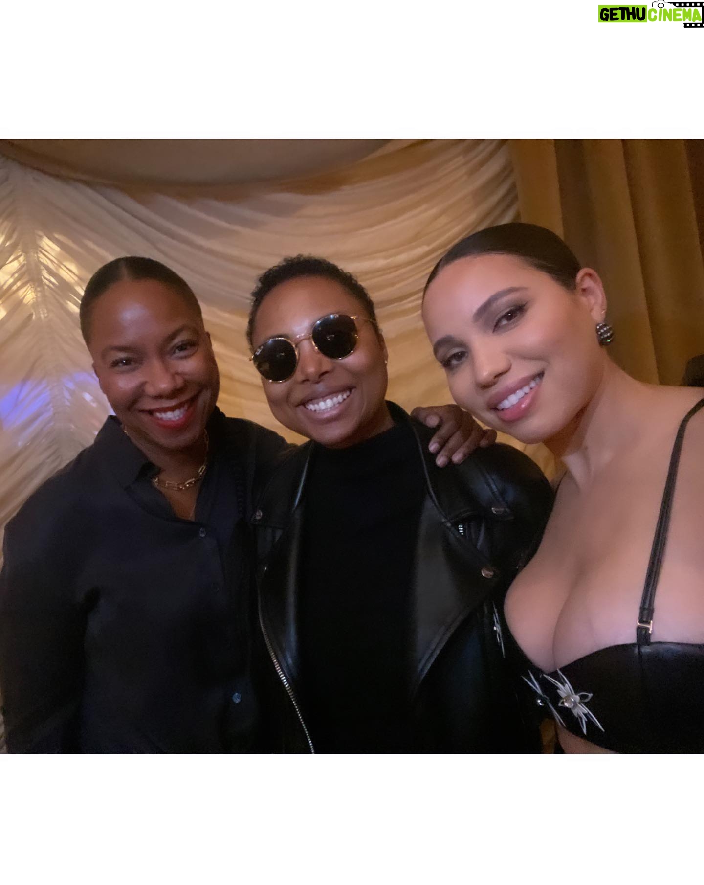 Jurnee Smollett Instagram - ✨✨Magical time last night. Thank you to @cloudybay for hosting us and creating a lovely space for so many artists and thinkers to gather and connect. I love my tribe. ✨✨ #cloudybaypartner 🥂