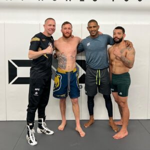 Justin Gaethje Instagram - Great week on the mats. Had coach @xcelljiujitsu in for the week. #work #ufc274 @onxlabs