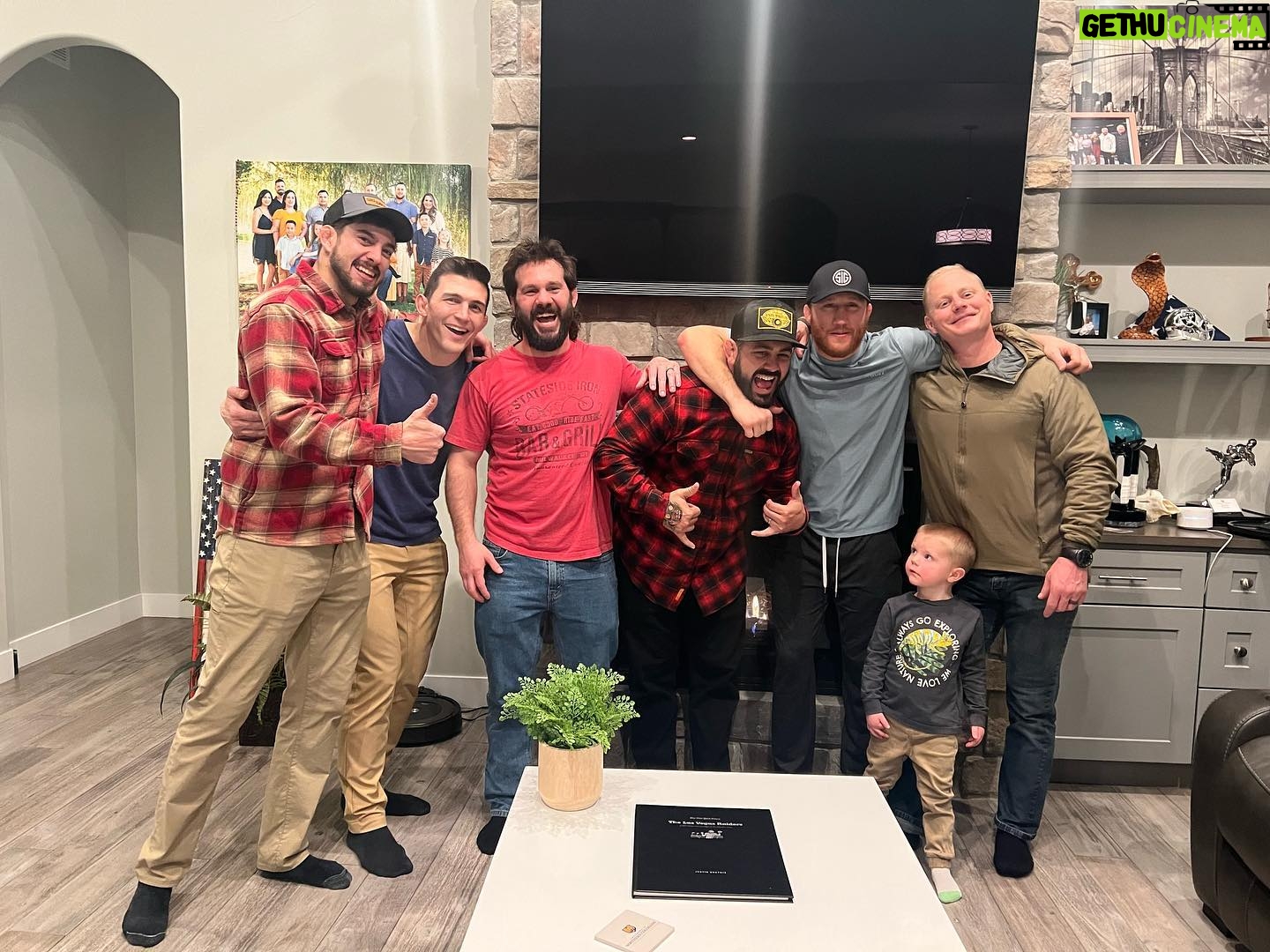Justin Gaethje Instagram - Awesome little reunion with some teammates from college last night. #uncbears @unc_bears