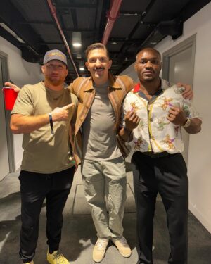Justin Gaethje Instagram - @andrewschulz killed it last night. I didn’t get some of the jokes because this man did his homework. He gave #abudhabi a custom comedy show. I saw people spitting out their drinks and laughing hysterically, a lot. Laughter is contagious and Schulz is a funny son of a bitch. He made me proud how he represented my country over there. We all just want to laugh and be happy 😊