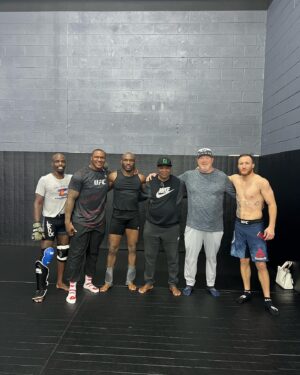 Justin Gaethje Instagram - Nothing like a mother and fathers love and support. #family #ufc286