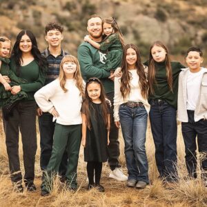 Justin Gaethje Instagram - Merry Christmas. It’s the uncle life for me. Love seeing my nieces and nephews grow up.