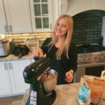 Justine Ezarik Instagram - Pre-Christmas festivities! Cookies, shopping and some early gifts for the child 🎄