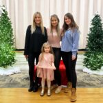 Justine Ezarik Instagram – NGL this breakfast with Santa was pretty epic hahaha. Great buffet, the grinch, Olaf AND Santa   a magic show and free tickets to ice skate!!! Will go back to skate another day bc we got sleepy after the meal and activities.