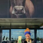 Justine Ezarik Instagram - Had so much fun visiting the @tillamook creamery!! I’m obsessed with their cheese and ice cream! What’s your favorite type of cheese? It was soo much fun getting to see how it was made and do a taste test!!! 🍦🧀 @ben_moon